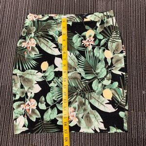 Reitmans pretty skirt